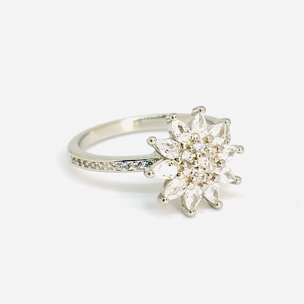 Crystal Snowflake Fan Ring