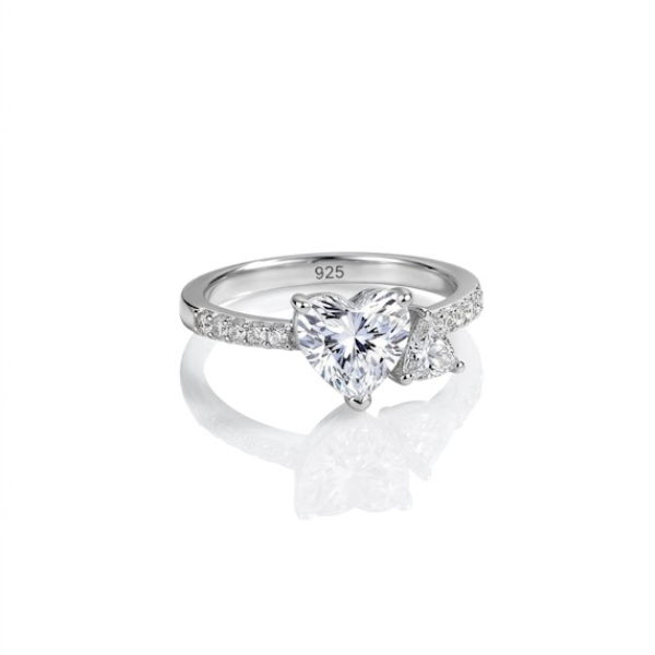Amora Heart Ring
