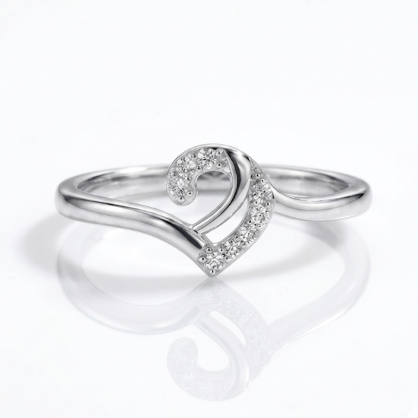 The Lyra Swirl Ring